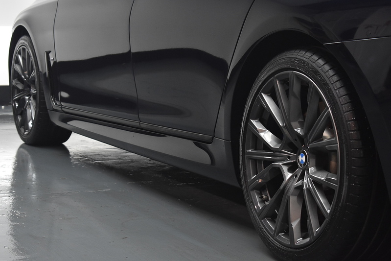 BMW 7 Series 730d MHT M Sport - U6094