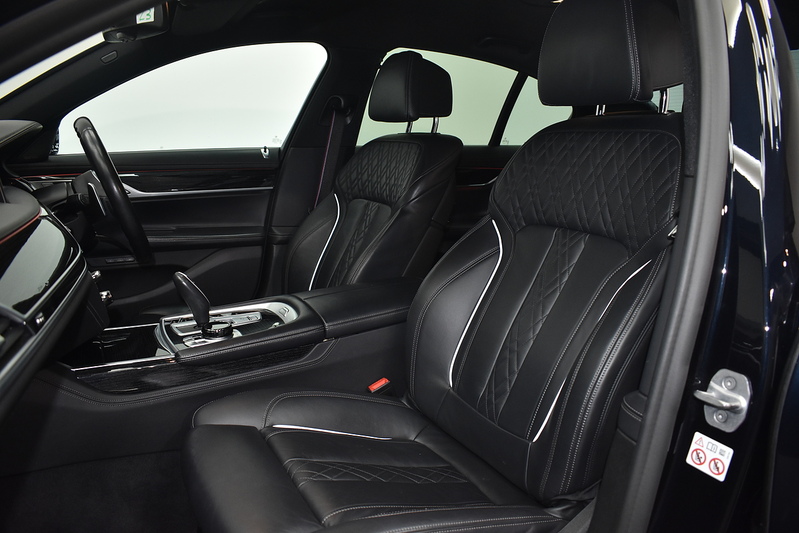 BMW 7 Series 730d MHT M Sport - U6094