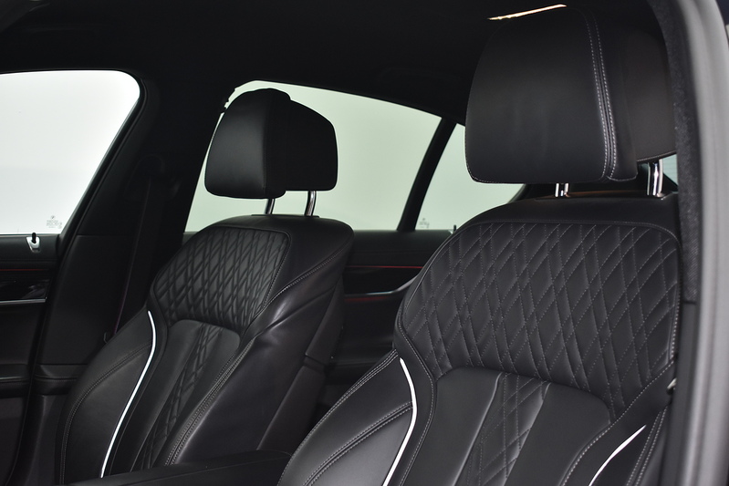 BMW 7 Series 730d MHT M Sport - U6094