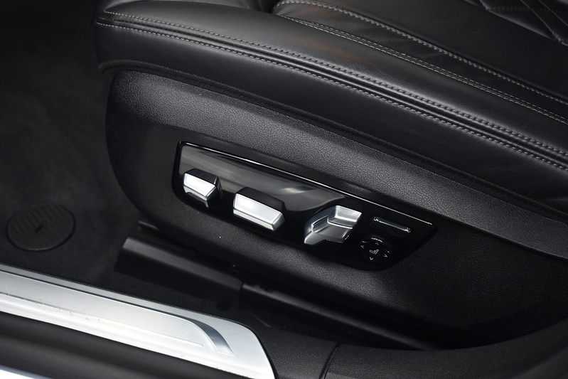 BMW 7 Series 730d MHT M Sport - U6094