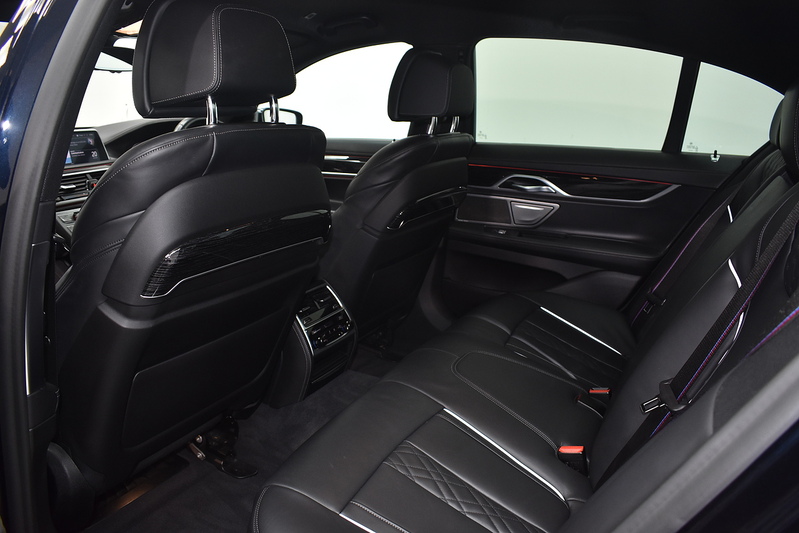 BMW 7 Series 730d MHT M Sport - U6094