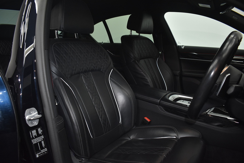 BMW 7 Series 730d MHT M Sport - U6094