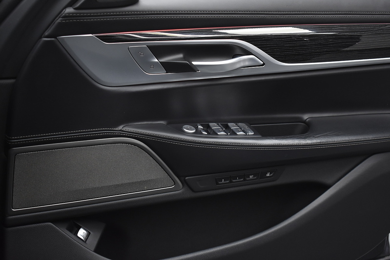 BMW 7 Series 730d MHT M Sport - U6094