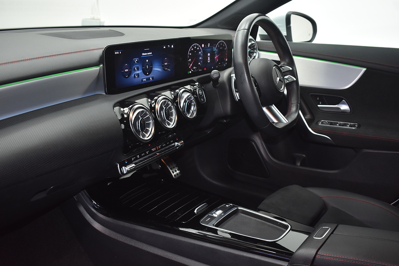 Mercedes-Benz CLA CLA200h MHEV AMG Line - U6095