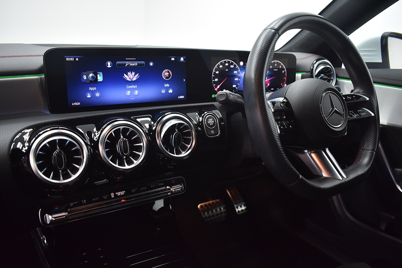 Mercedes-Benz CLA CLA200h MHEV AMG Line - U6095