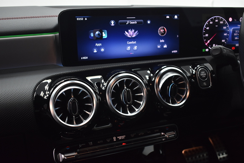 Mercedes-Benz CLA CLA200h MHEV AMG Line - U6095