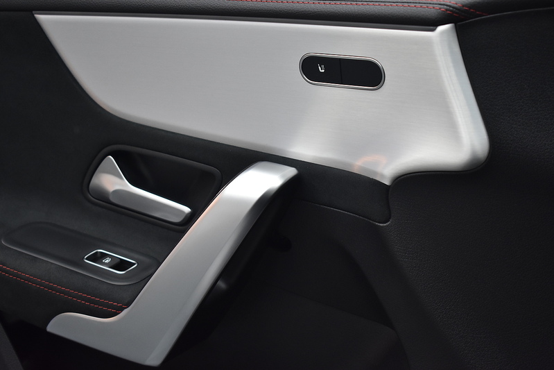 Mercedes-Benz CLA CLA200h MHEV AMG Line - U6095