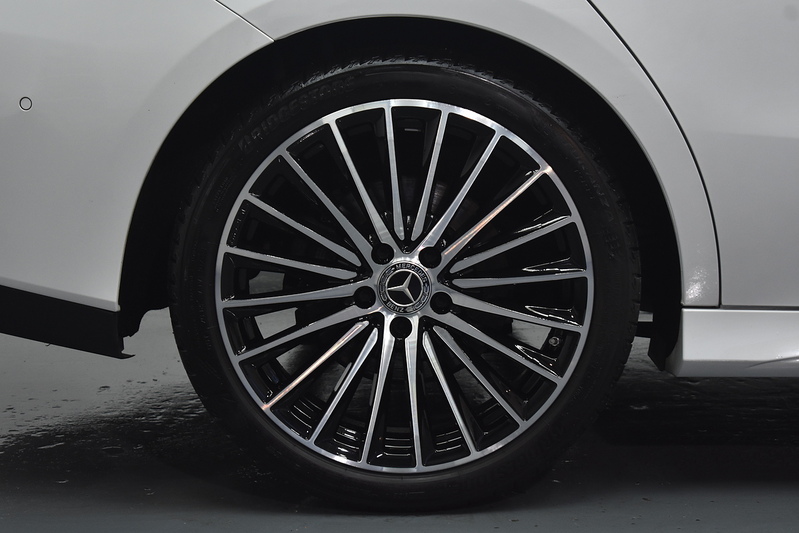 Mercedes-Benz CLA CLA200h MHEV AMG Line - U6095