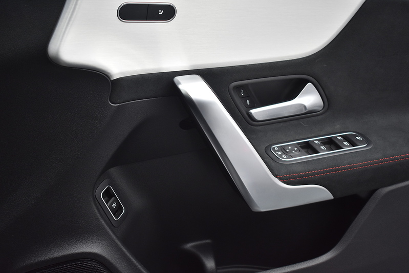 Mercedes-Benz CLA CLA200h MHEV AMG Line - U6095