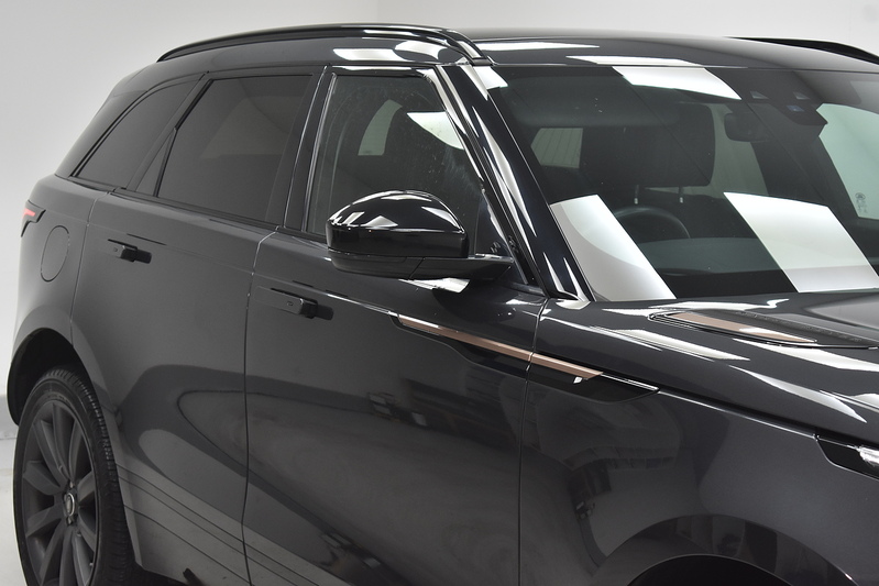 Land Rover Range Rover Velar D240 R-Dynamic HSE - U6096