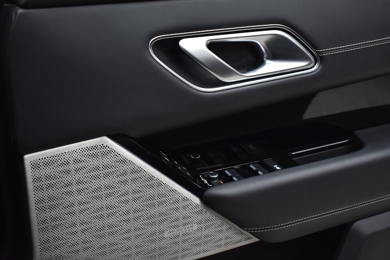 Land Rover Range Rover Velar D240 R-Dynamic HSE - U6096