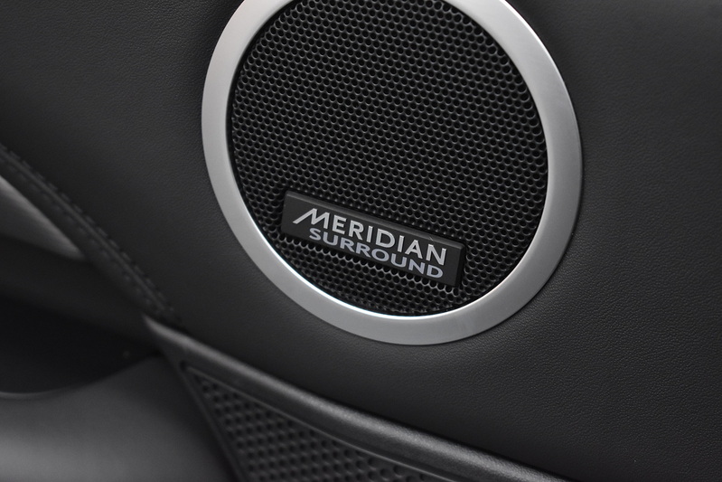 Land Rover Discovery SD V6 HSE Luxury - U6097