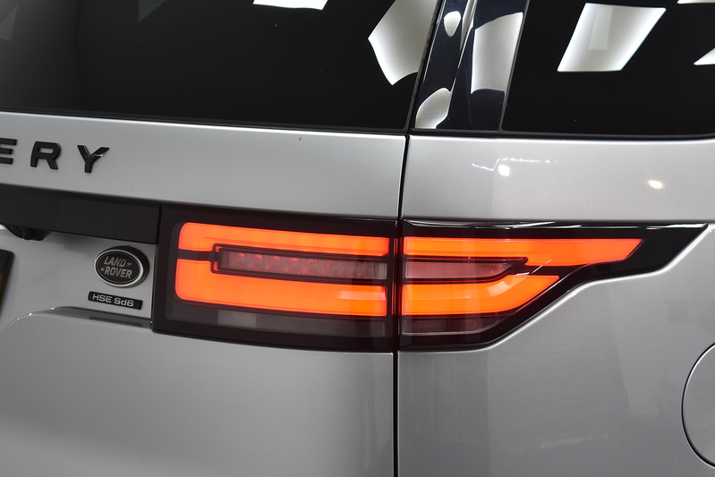 Land Rover Discovery SD V6 HSE Luxury - U6097