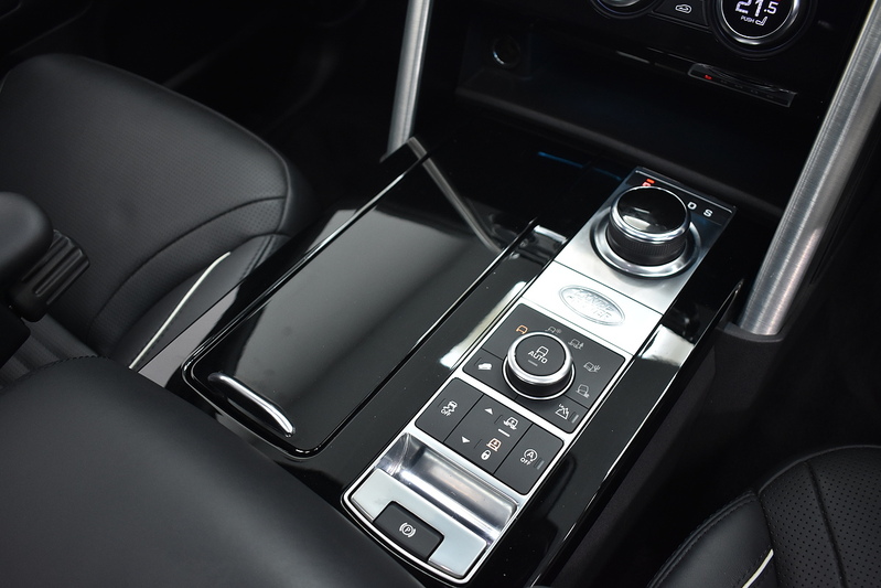 Land Rover Discovery SD V6 HSE Luxury - U6097