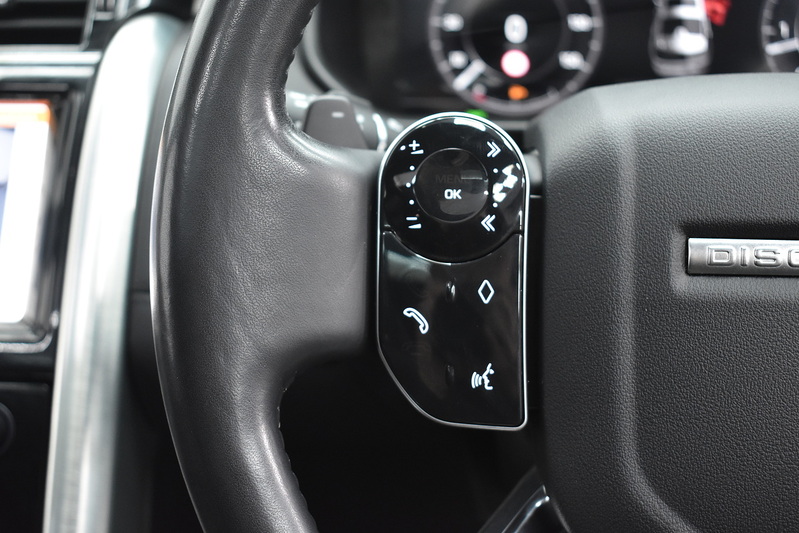 Land Rover Discovery SD V6 HSE Luxury - U6097