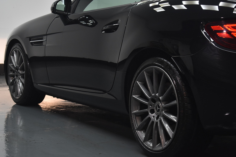 Mercedes-Benz SLC SLC250d AMG Line - U6102