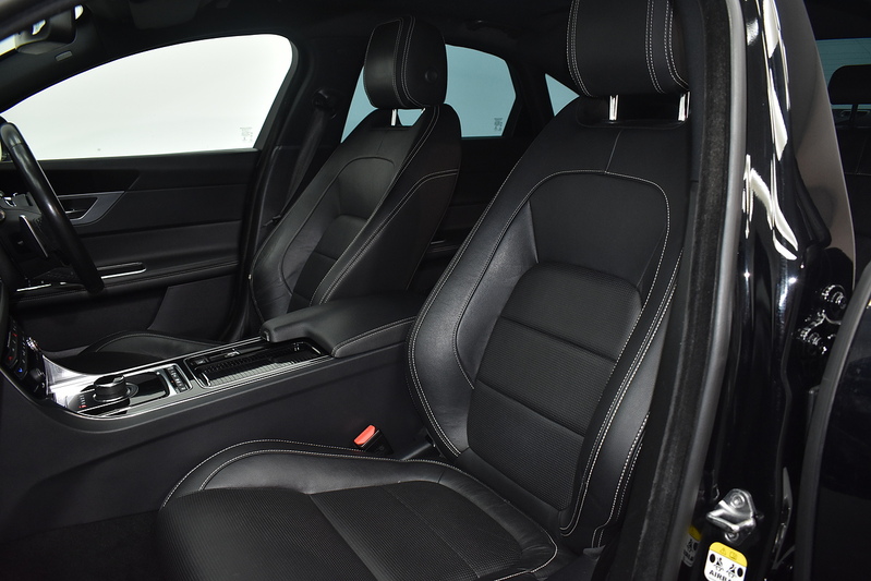 Jaguar XF d R-Sport - U6104