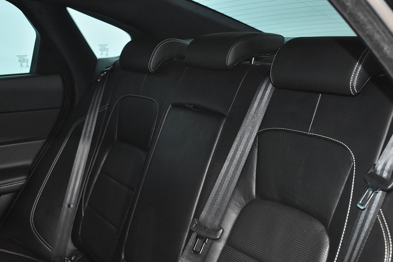 Jaguar XF d R-Sport - U6104