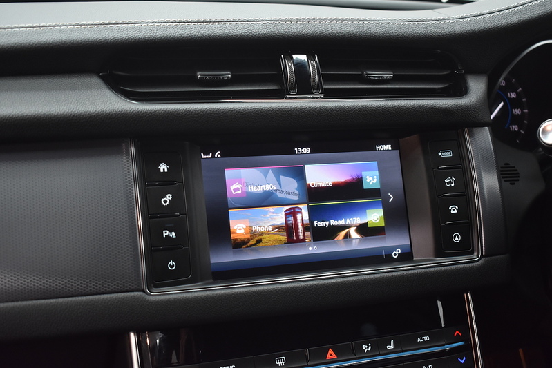 Jaguar XF d R-Sport - U6104