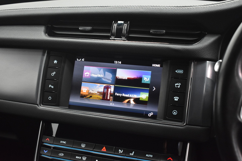 Jaguar XF d R-Sport - U6104