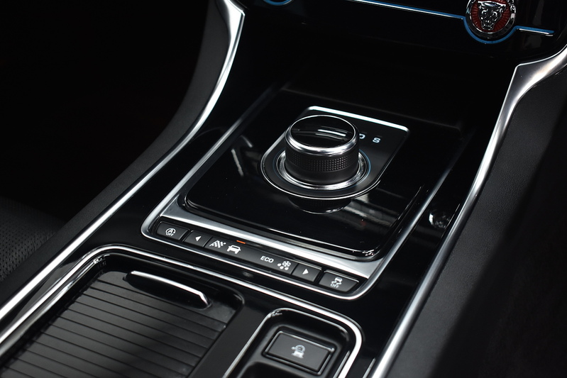 Jaguar XF d R-Sport - U6104