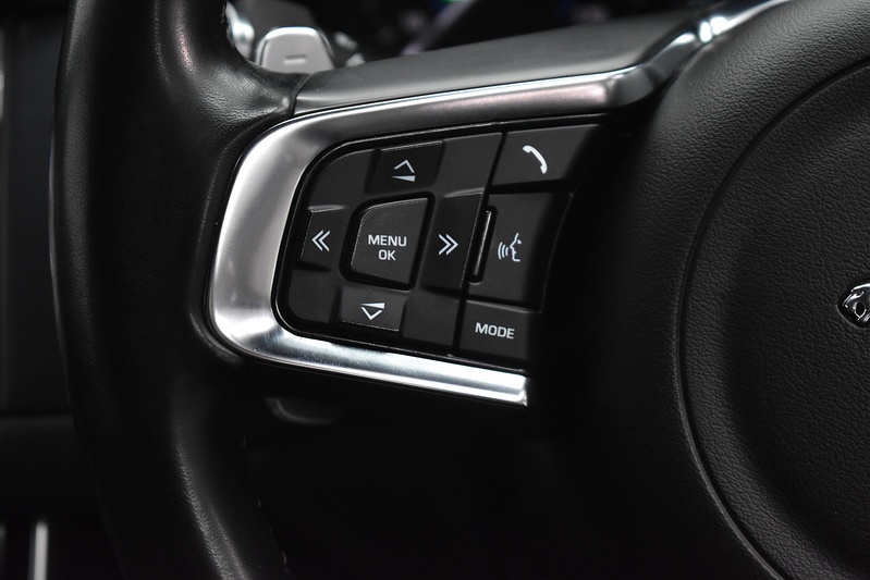 Jaguar XF d R-Sport - U6104