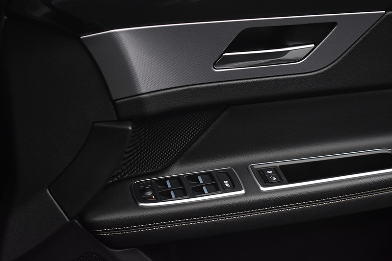 Jaguar XF d R-Sport - U6104