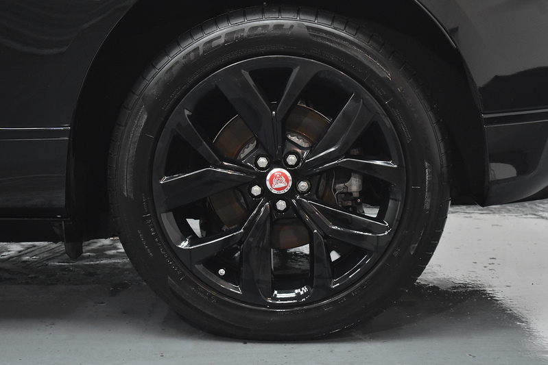 Jaguar I-PACE 400 Black - U6111