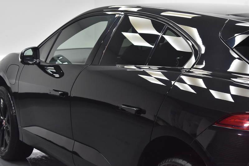 Jaguar I-PACE 400 Black - U6111