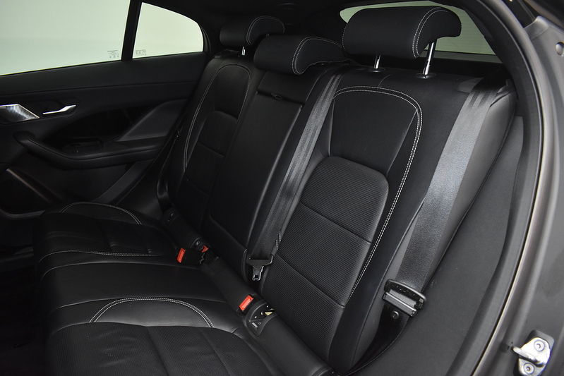 Jaguar I-PACE 400 Black - U6111