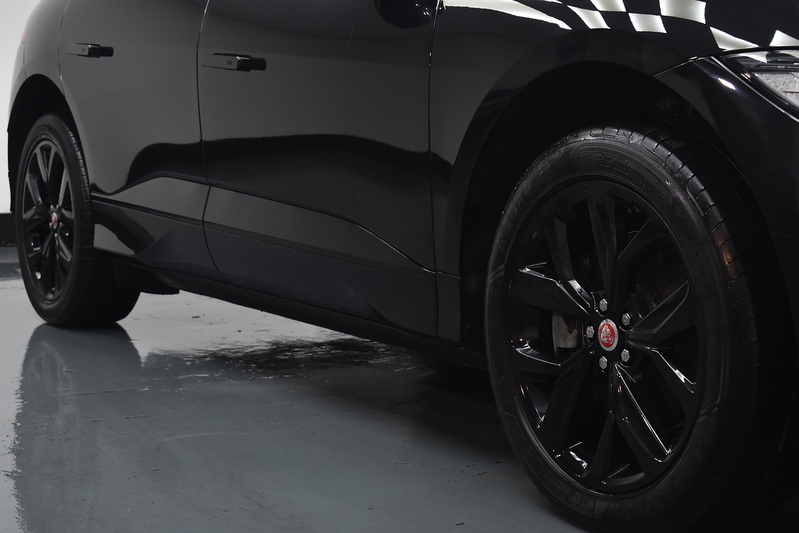 Jaguar I-PACE 400 Black - U6111