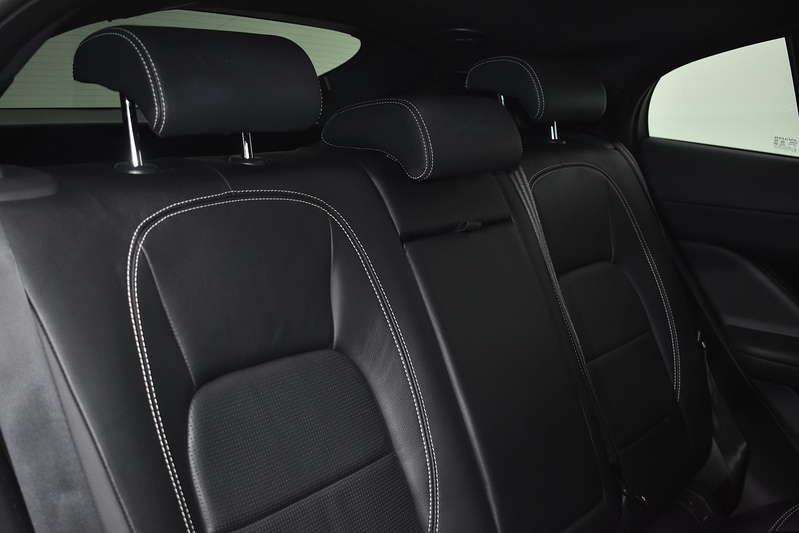 Jaguar I-PACE 400 Black - U6111