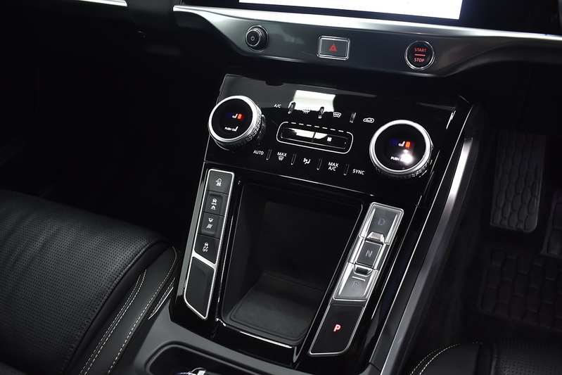 Jaguar I-PACE 400 Black - U6111