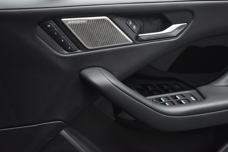 Jaguar I-PACE 400 Black - U6111