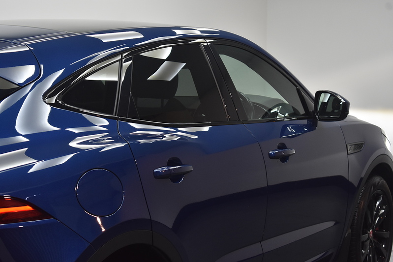 Jaguar E-PACE P300e R-Dynamic HSE - U6112