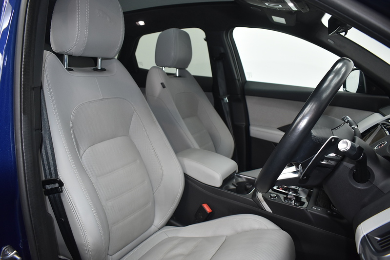 Jaguar E-PACE P300e R-Dynamic HSE - U6112