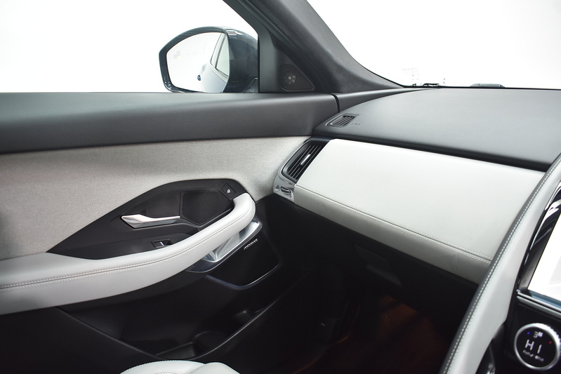 Jaguar E-PACE P300e R-Dynamic HSE - U6112