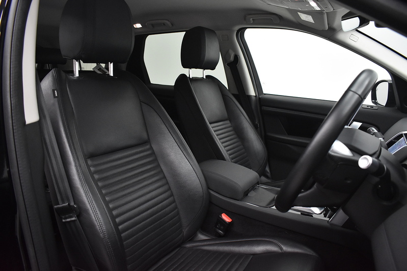 Land Rover Discovery Sport D180 MHEV SE - U6114