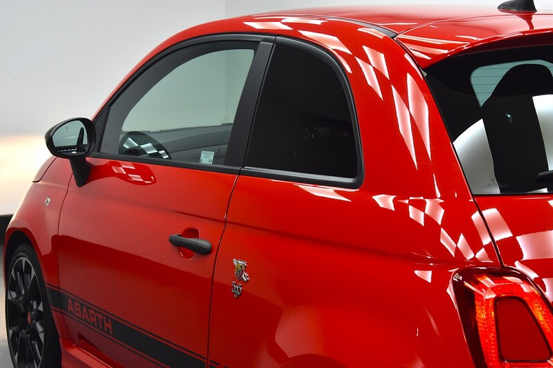 Abarth 595 T-Jet Competizione 70th - U6115