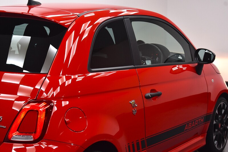 Abarth 595 T-Jet Competizione 70th - U6115