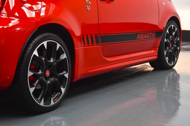Abarth 595 T-Jet Competizione 70th - U6115