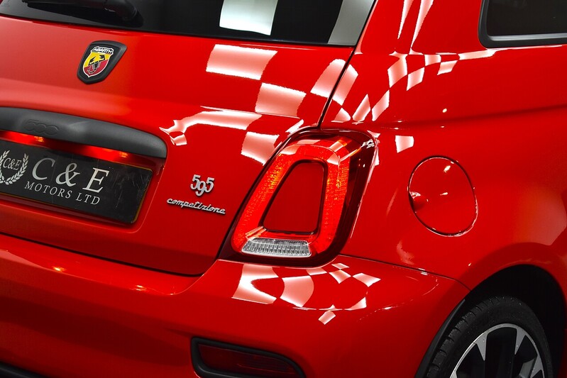 Abarth 595 T-Jet Competizione 70th - U6115
