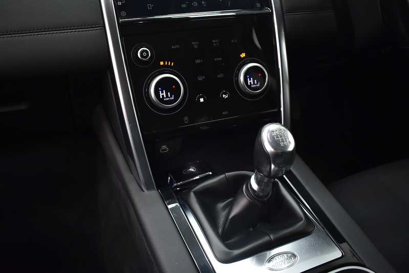 Land Rover Discovery Sport  - U6120