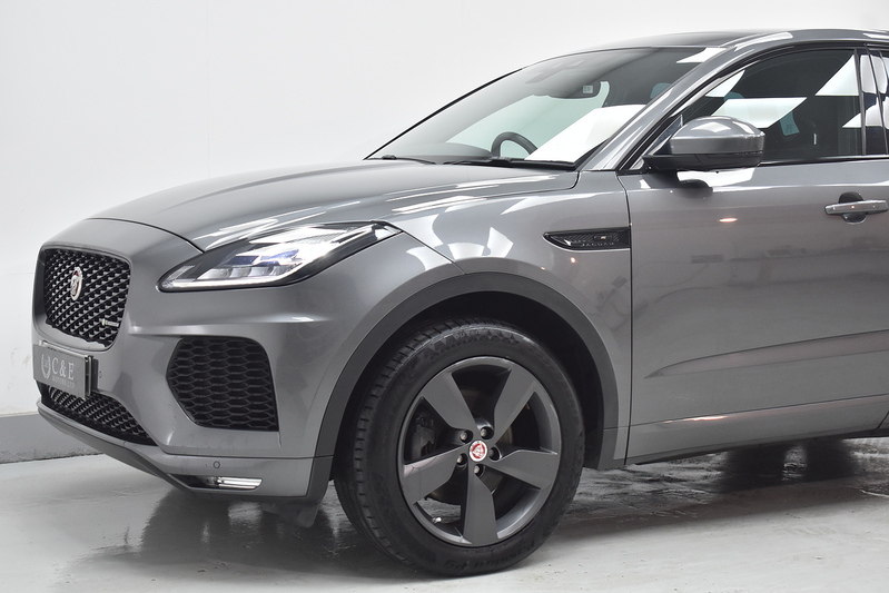 Jaguar E-PACE D150 Chequered Flag - U6122
