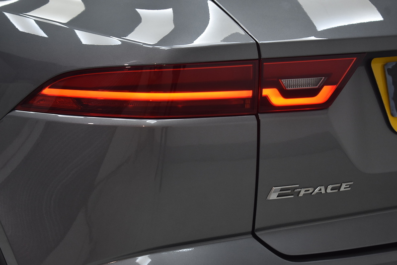 Jaguar E-PACE D150 Chequered Flag - U6122