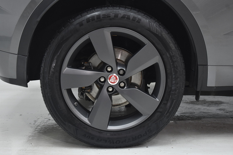 Jaguar E-PACE D150 Chequered Flag - U6122