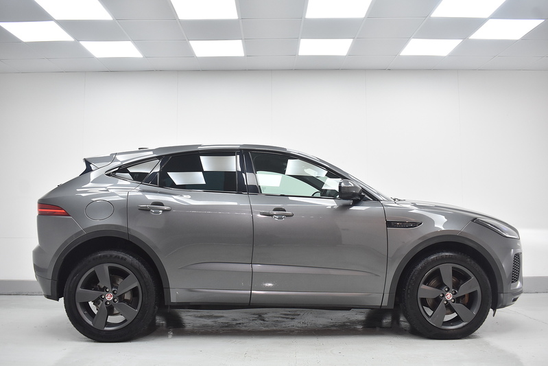 Jaguar E-PACE D150 Chequered Flag - U6122