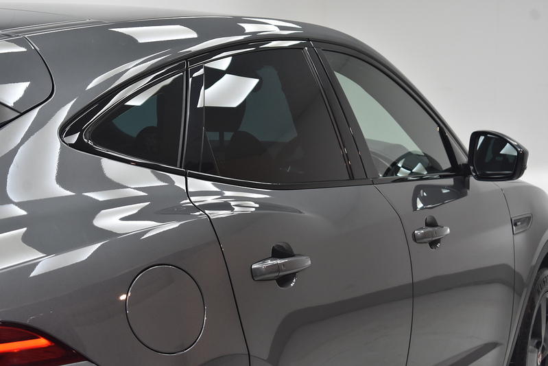 Jaguar E-PACE D150 Chequered Flag - U6122