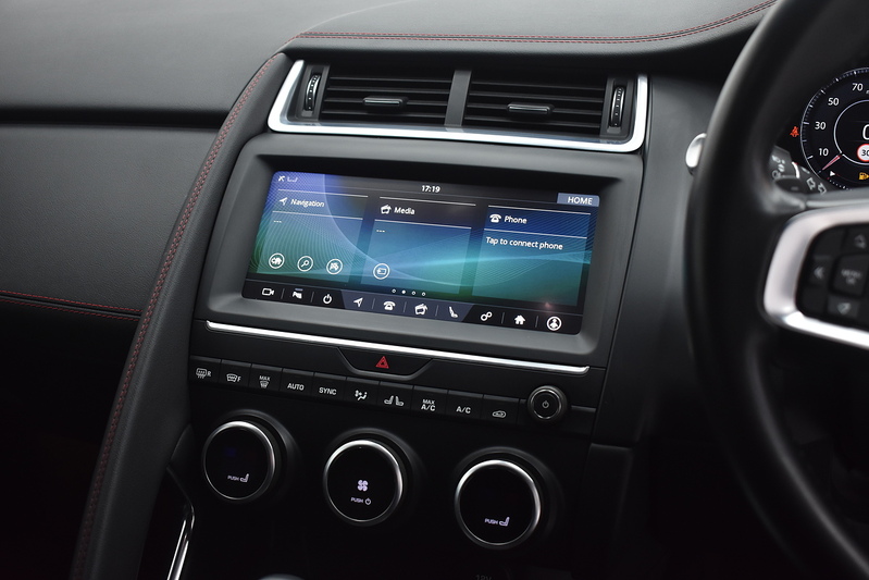 Jaguar E-PACE D150 Chequered Flag - U6122