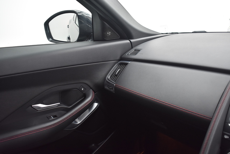 Jaguar E-PACE D150 Chequered Flag - U6122